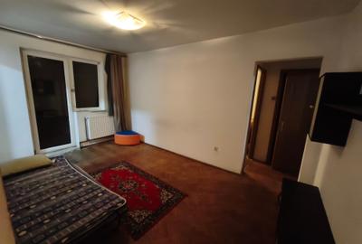 Apartament cu 3 camere semidecomandat, mobilat în Șagului