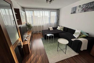 Apartament cu 2 camere decomandat, mobilat în Central