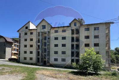 Hotel-bază de tratament, edificat în zonă cu ape sulfuroase - 1