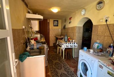 Doua case de vanzare 75 M² + curte 720 M² Piata Kalvin - 11