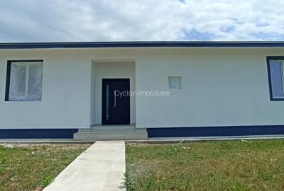 Casa de vanzare 4 cam 2 bai teren 900 mp Saftica-Dumbraveni - 4