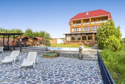 Vila de Inchiriat | 14 Camere, Piscina, Debarcader | Ideal Afacere - 1