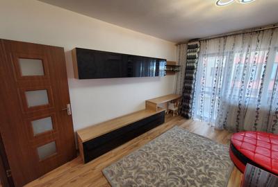 Apartament cu 2 camere decomandat, mobilat în Metalurgiei