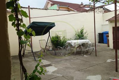 Casă Individuală de Închiriat – Lazaret / Lupeni – Garaj + Curte - 3