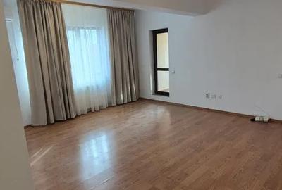 Apartament cu 2 camere nedecomandat în Eroii Revoluției