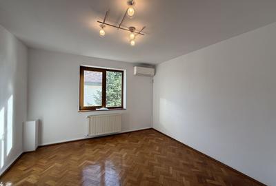 Vila spațioasă în Sisesti | 600 mp | 9 locuri de parcare | Teren 1500 mp - 15