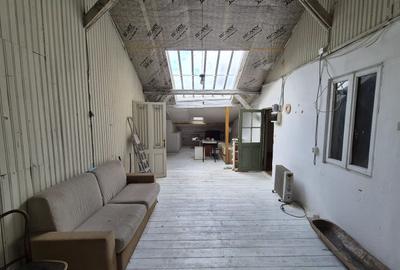 Apartament cu 7 camere semidecomandat în Universitate