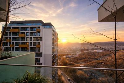 Apartament cu 3 camere semidecomandat, mobilat în Zorilor