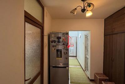 3 camere decomandate, et. 2, renovat, centrala, bl.1984, Basarabia- Diham - 5