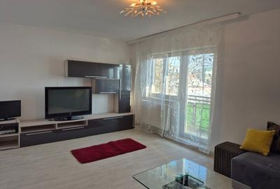 Apartament cu 3 camere decomandat în Lipovei