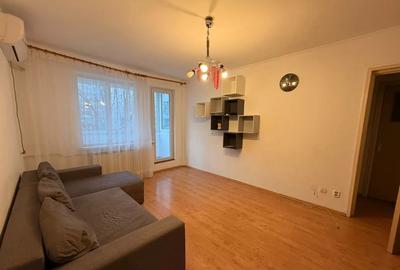 Apartament cu 2 camere semidecomandat, mobilat în Titan
