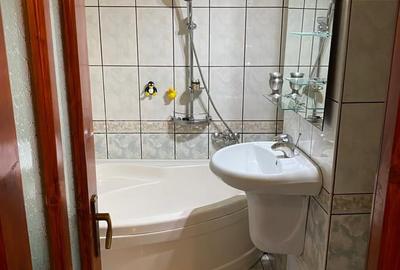 Vand apartament 2 camere zona Spital - 6