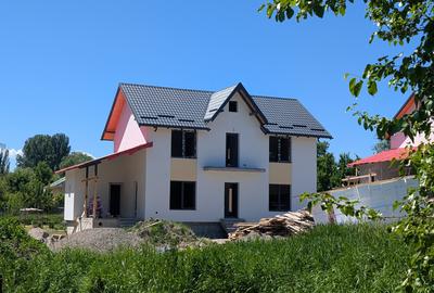 Casă individuală cu 4 camere în Măgura