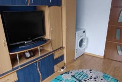 Garsonieră zona Far mobilată utilată 20 mp etaj 1/4 - 2