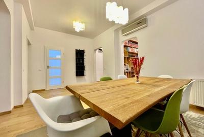 Apartament cu 3 camere decomandat în Universitate