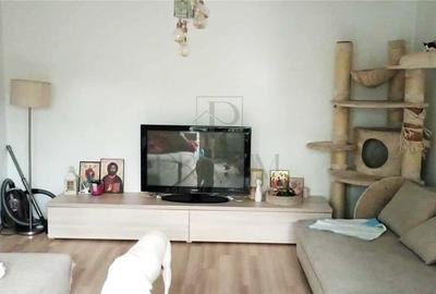 Apartament cu 3 camere decomandat în Bucovina