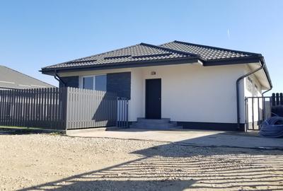 Case de Vanzare Sabareni langa Padure, teren 450mp, Comision 0 - 7