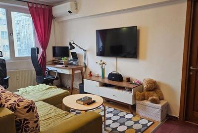 Apartament cu 3 camere decomandat în Tineretului