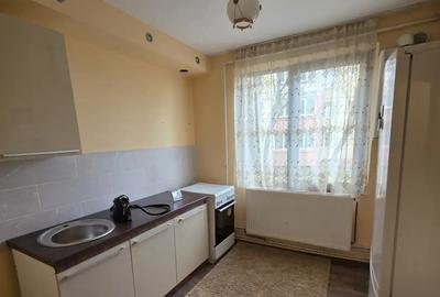 Garsoniera libera la vanzare zona Astra - Planete - 2