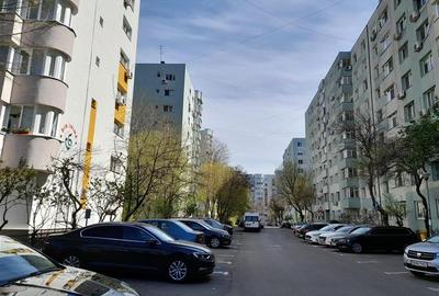 Apartament cu 3 camere semidecomandat în Sebastian