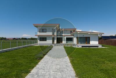 Arhitectură contemporană într-un cadru liniștit | Stupinii Prejmerului - 10
