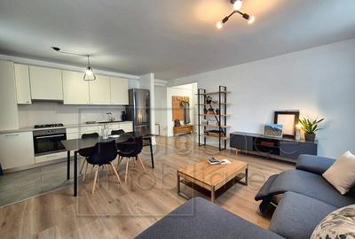 Apartament cu 3 camere semidecomandat, mobilat în Europa