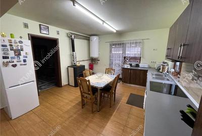 Casa 6 camere decomandate curte 130 mp in Selimbar - 12