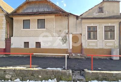 Casă cu potențial în Schei – cu front la două străzi | Strada Egalității - 1