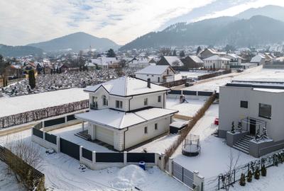 Casă ideală pentru familie în Brașov, Bunloc – spațioasă, luminoasă, priveliște - 54