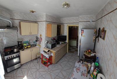 Brancoveanu,3 camere bloc 4 nivele, zona cu verdeata , Parter inalt - 3