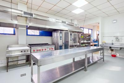 Spațiu industrial–afacere catering la cheie, teren&hală 750 mp S+P+1E - 34