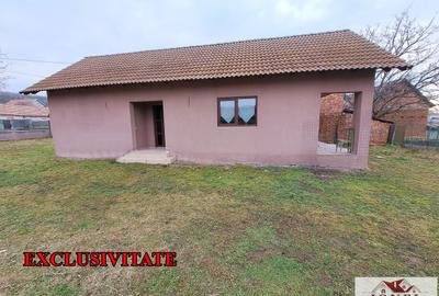 Casă individuală cu 2 camere în Benic