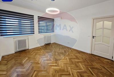 Apartament 4 camere de închiriat – Bd. Unirii / Str. Vulturilor 25 - 23