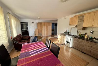 Apartament cu 3 camere decomandat, mobilat în Bună Ziua