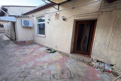 Casa de vânzare - Constanta - 6 CAMERE-147 mp. totali ( fără curtea interioară) - 32