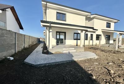 Duplex cu 4 camere în Moșnița Veche
