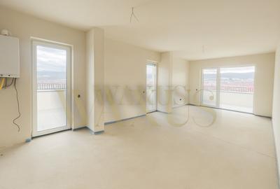 Apartament cu 3 camere semidecomandat în Florești