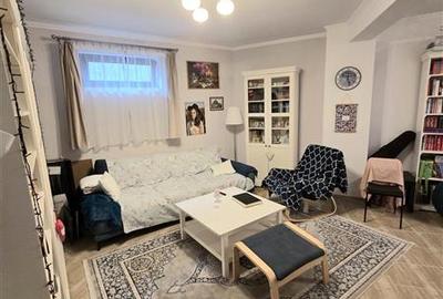 Apartament cu 3 camere decomandat în Primo