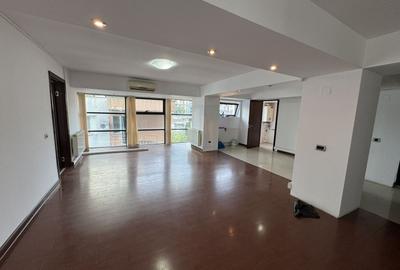 Birou, de 130 mp, în Unirii