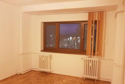 Apartament 3 camere, 83 mp, vedere stradală, ideal birou, Bd. Decebal - 7