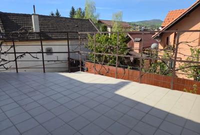 Spatii comerciale de inchiriat - 16