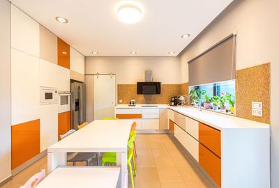 Vila, design ambitios, spatii luminoase in conexiune cu natura - 11