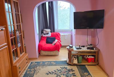 Vand apartament 3 camere semidecomandat in Deva, zona Micro 15, etaj 3, - 3