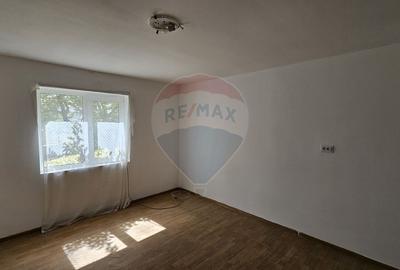 Casă  cu 3 camere, teren intravilan de 1300mp în Ipotești Tișăuți, SV - 15