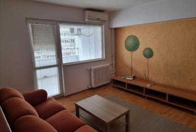 Apartament cu 2 camere semidecomandat, mobilat în Pantelimon