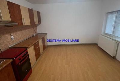 Valu lui Traian, casa la sosea, renovata - 3
