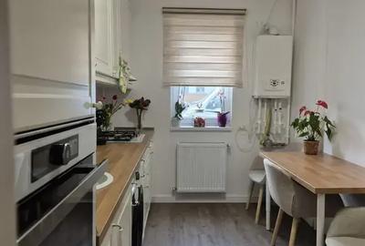 Apartament cu 2 camere decomandat, mobilat în Central