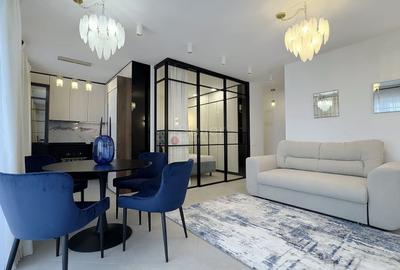 Disponibila din 25 martie - 1