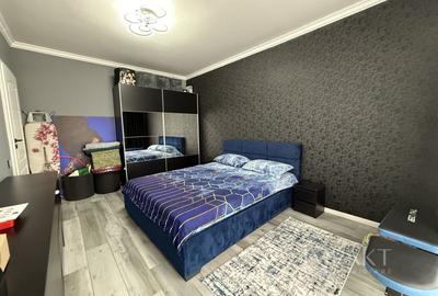 Apartament cu 3 camere semidecomandat, mobilat în Florești