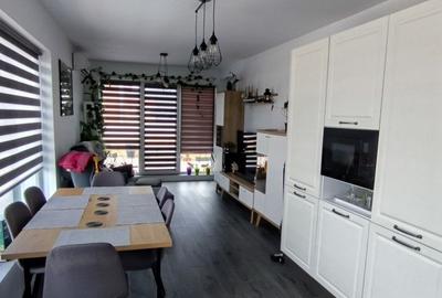 Apartament/Penthouse 3 camere , Cetatii=F,singur pe tot nivelul Cetatii=Floresti - 1